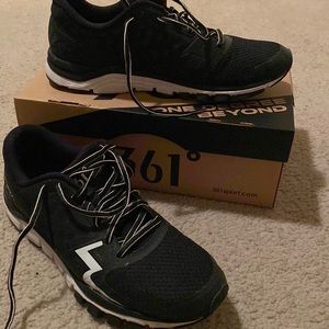 361 tennis shoes